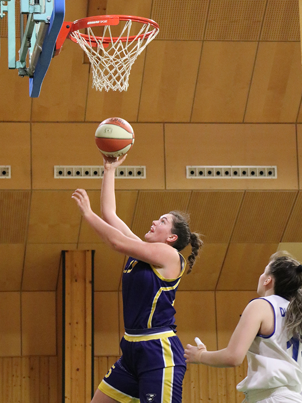 20190316 WU19 Oems Caps Wolves Sophia